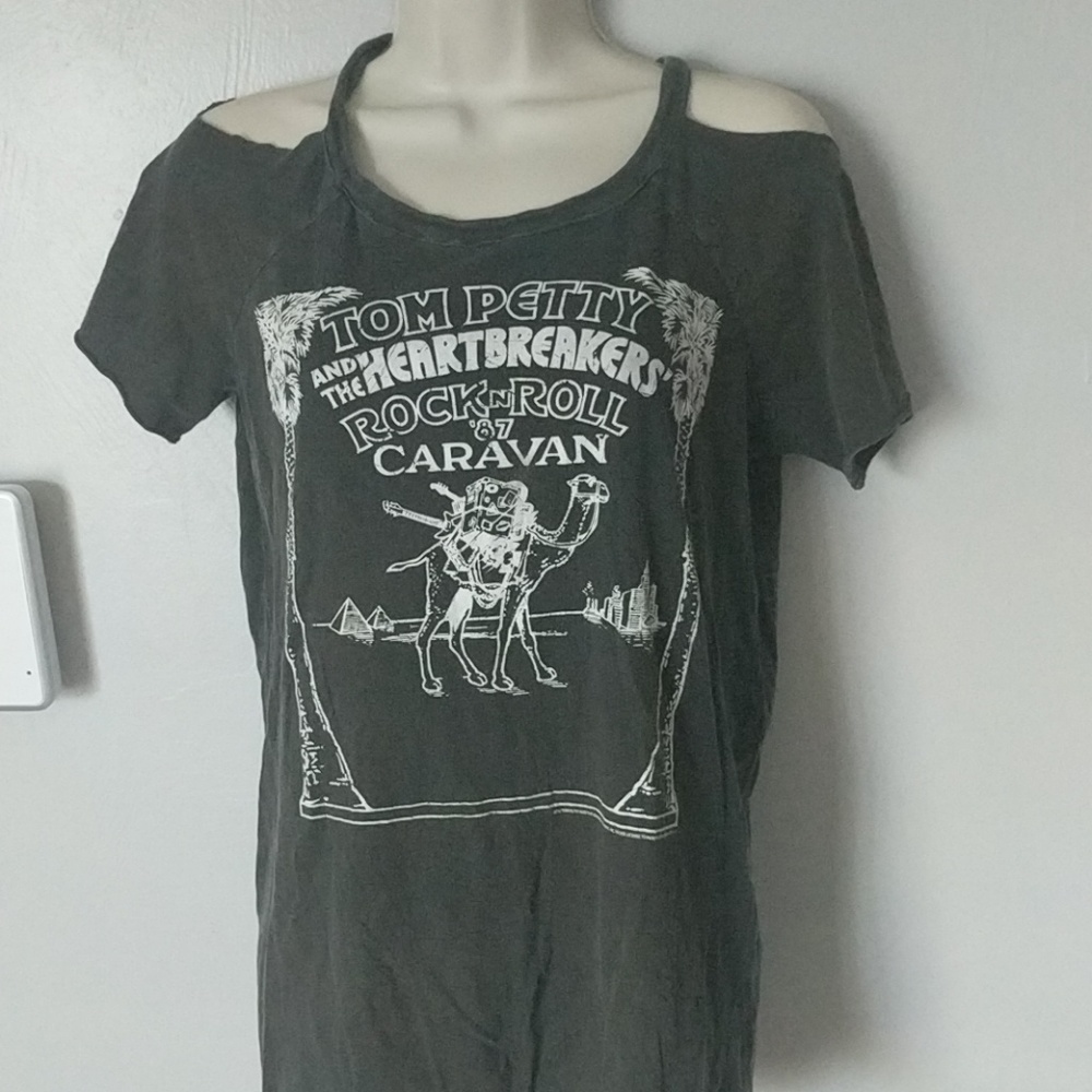 Cold shoulder tshirt